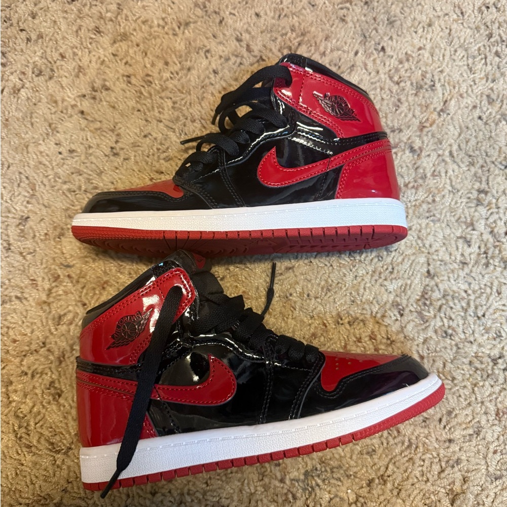 Nike Red and Black Sneakers High-Top Classic
